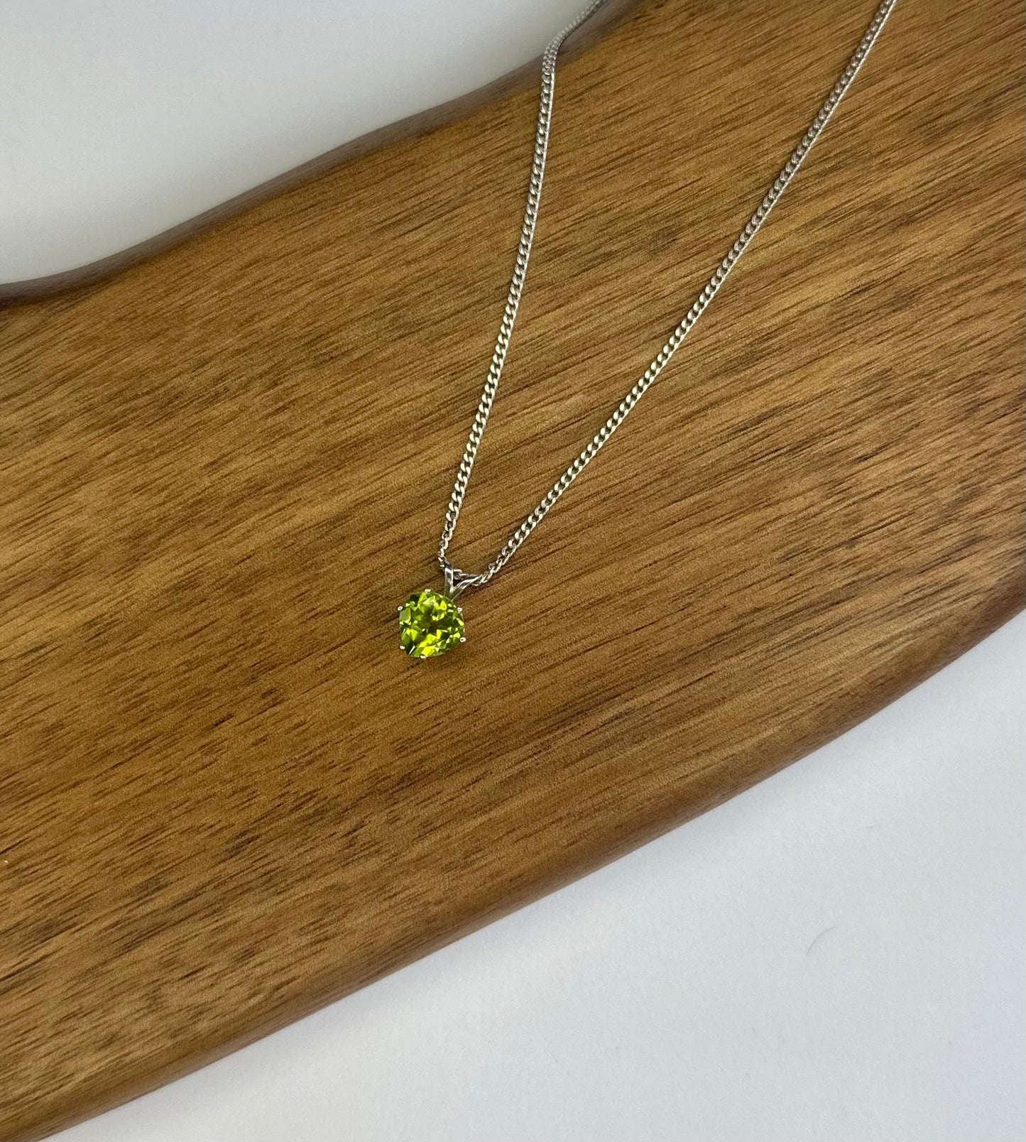 Sterling Silver and handset Peridot gemstone pendant necklace
