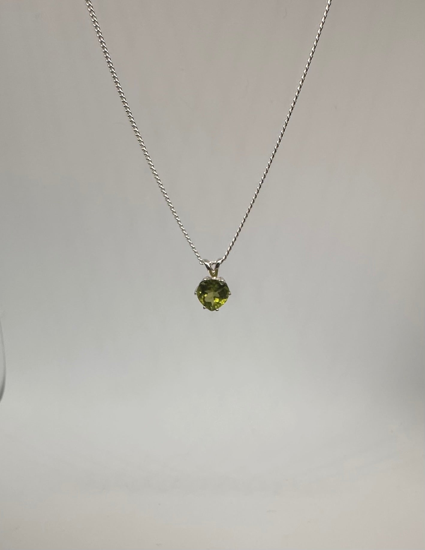 Sterling Silver and handset Peridot gemstone pendant necklace