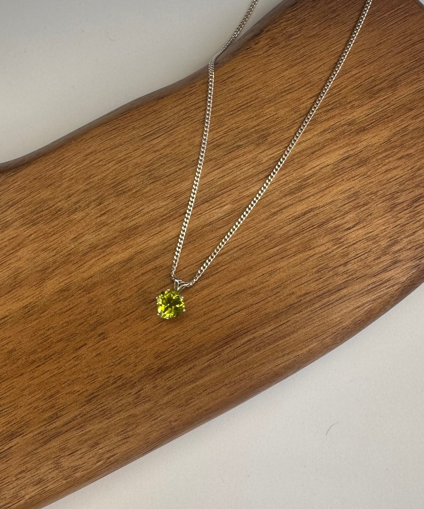 Sterling Silver and handset Peridot gemstone pendant necklace