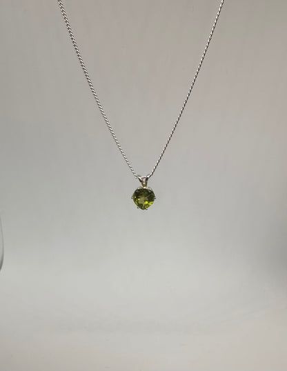 Sterling Silver and handset Peridot gemstone pendant necklace